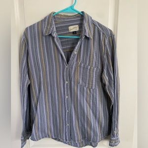 Universal Thread women’s button down top - M